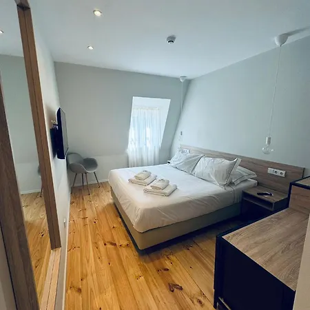 Liberator Rossio מלון *